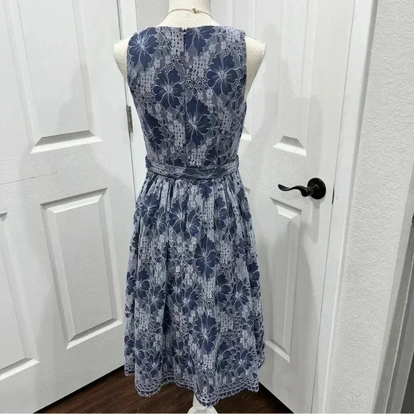 Eliza J Lace, sleeveless, v-neck, Belted, Midi Dress, zip back, 3 layer lining - Picture 5 of 12